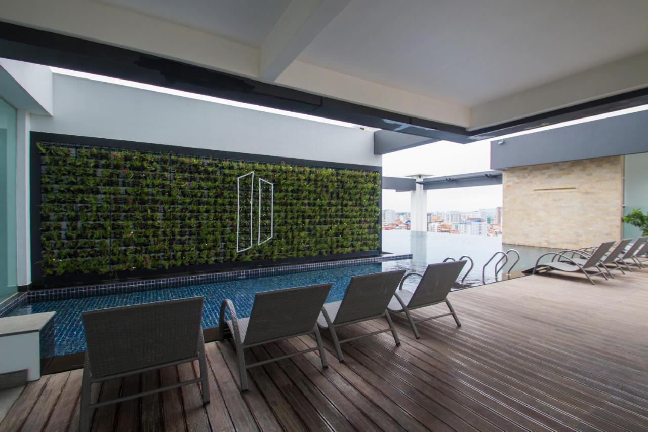 Naki Suites @ Silvertown Phnom Penh Exterior photo