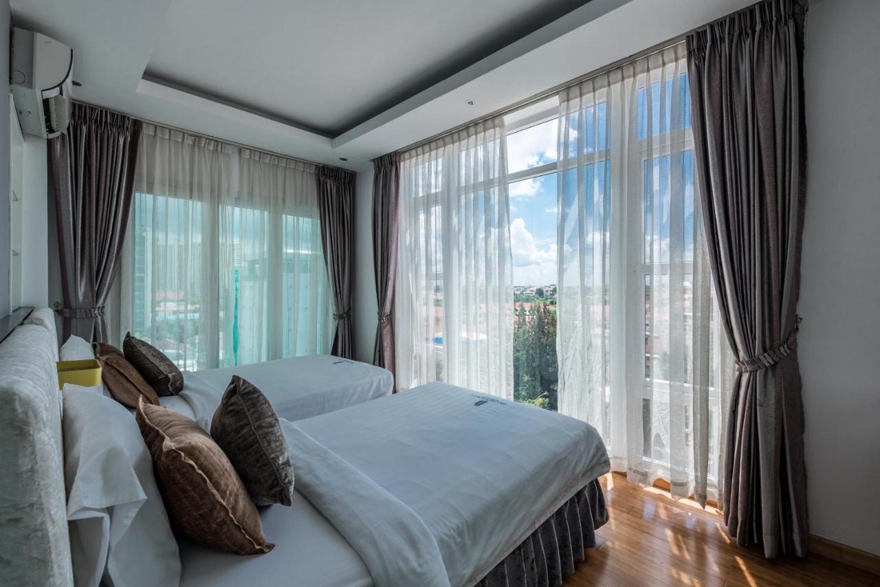Naki Suites @ Silvertown Phnom Penh Exterior photo