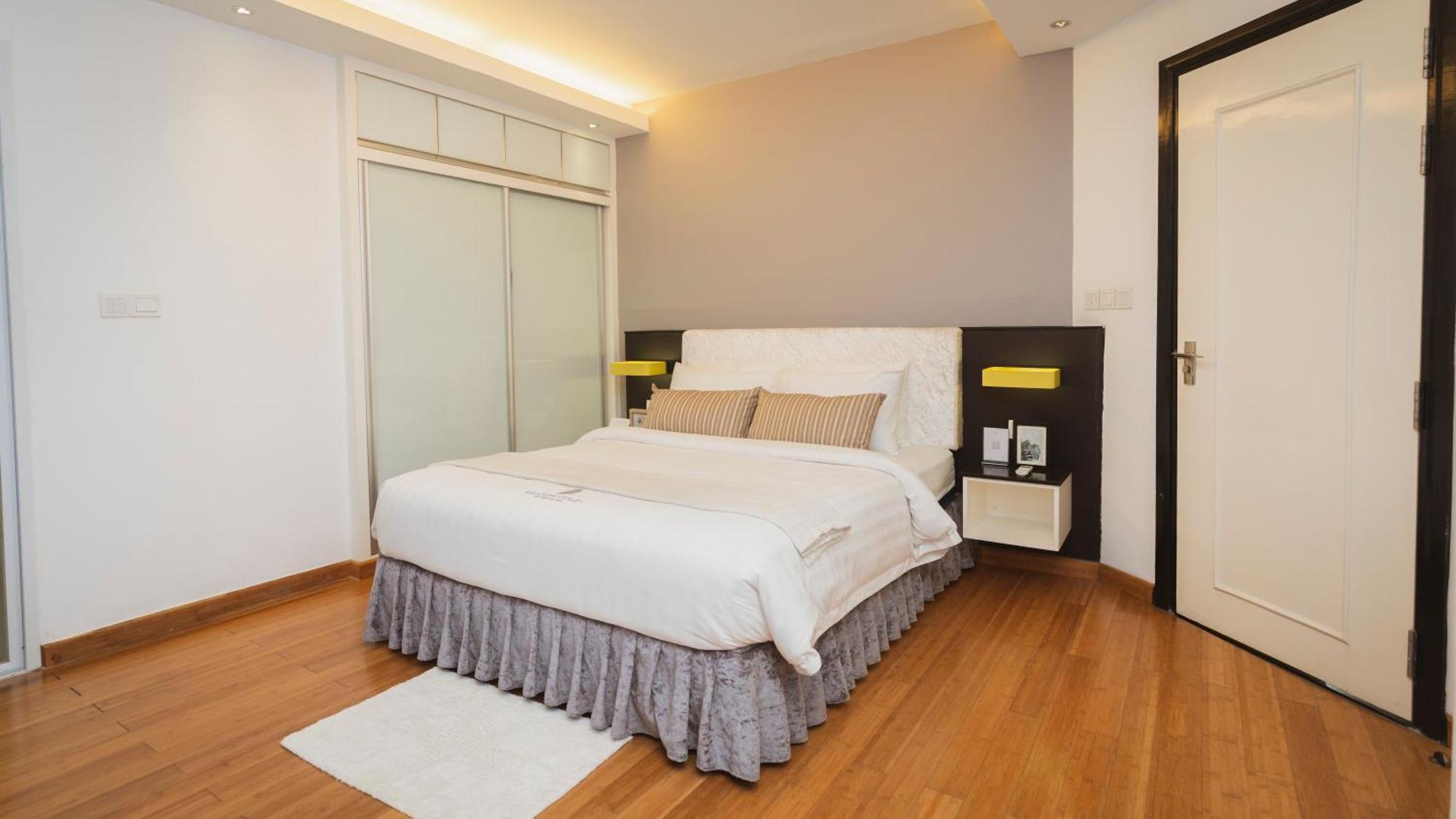 Naki Suites @ Silvertown Phnom Penh Exterior photo