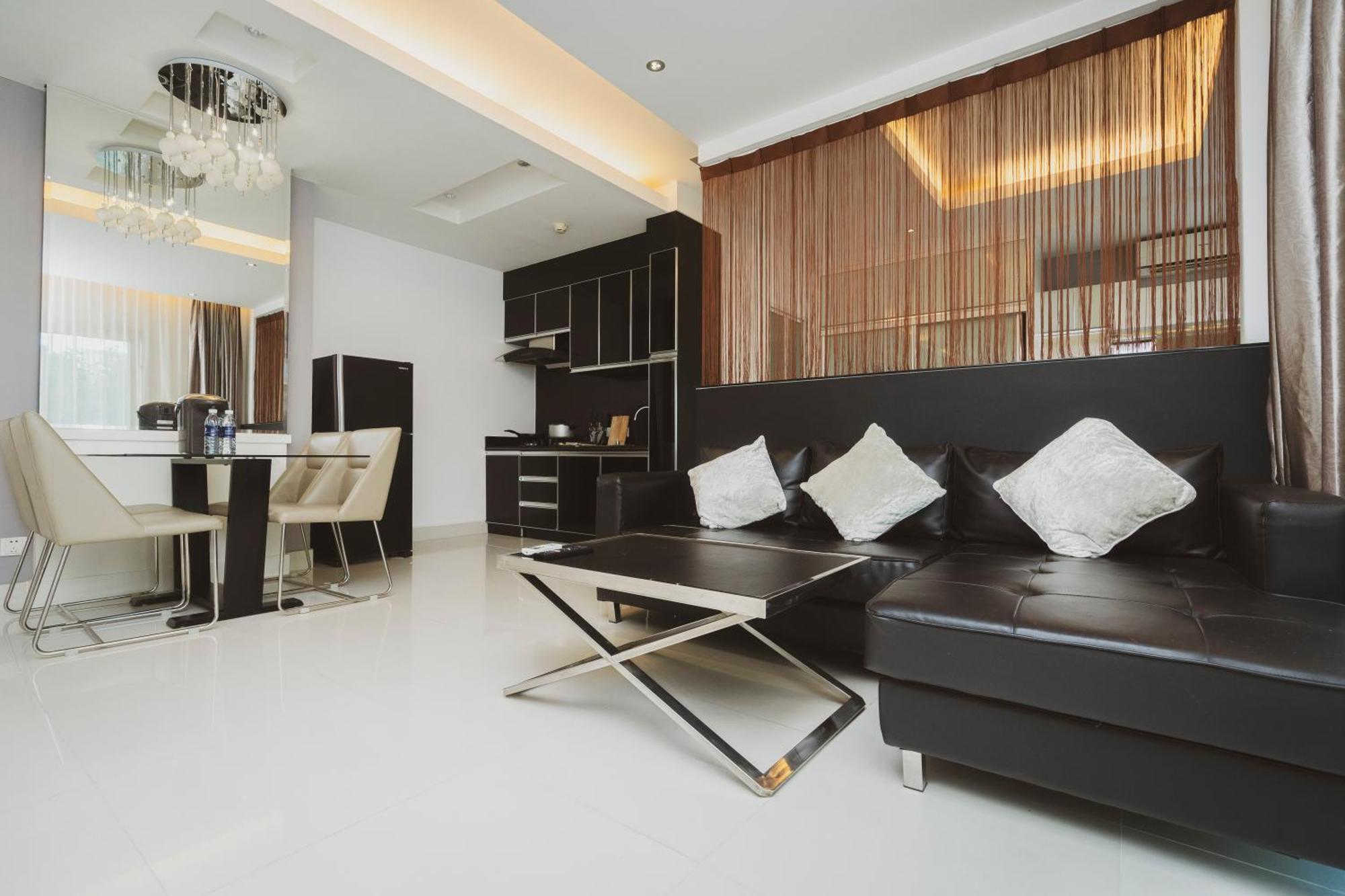 Naki Suites @ Silvertown Phnom Penh Exterior photo