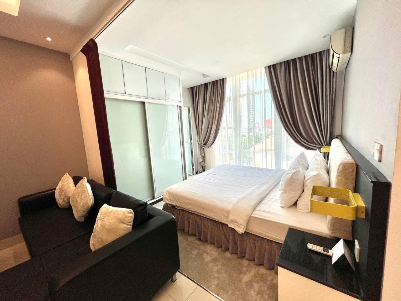 Naki Suites @ Silvertown Phnom Penh Exterior photo