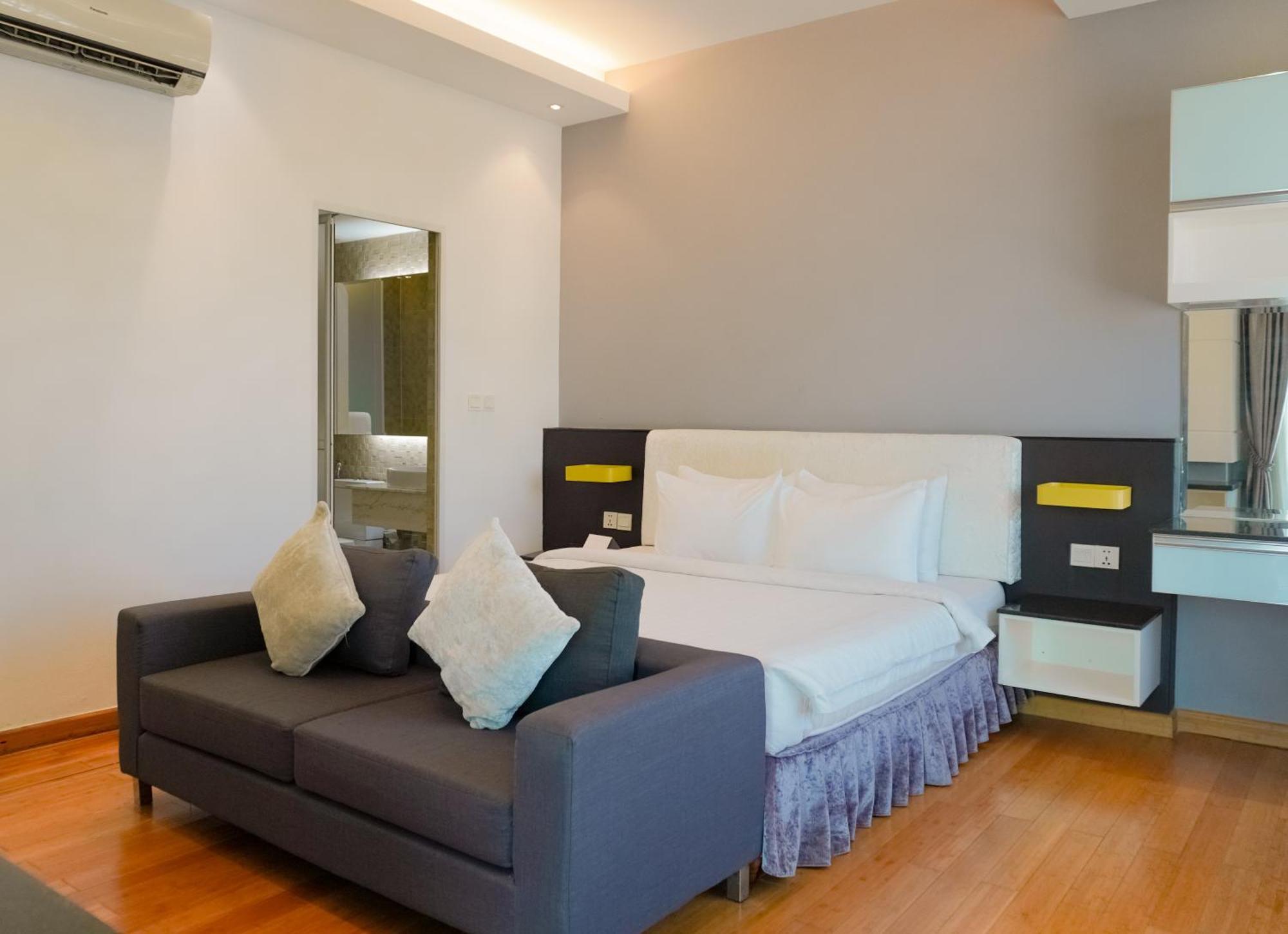 Naki Suites @ Silvertown Phnom Penh Exterior photo