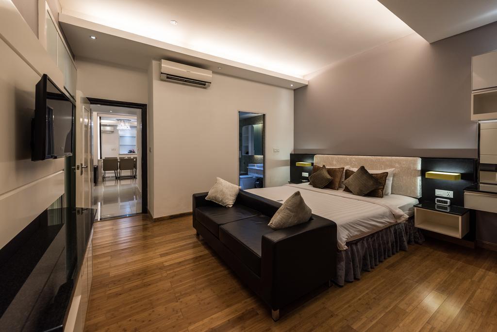 Naki Suites @ Silvertown Phnom Penh Exterior photo